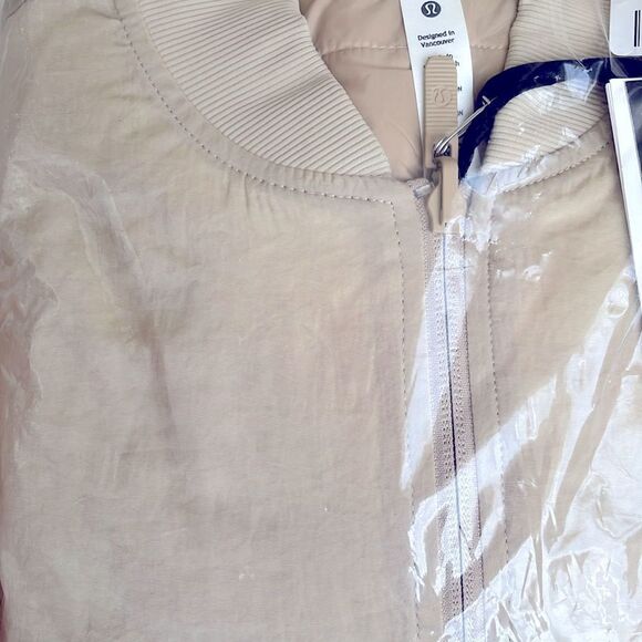 lululemon athletica Jackets & Blazers - NWT Lululemon Non Stop Bomber Vest WHITE OPAL Reversible Size 6  Cream Off White